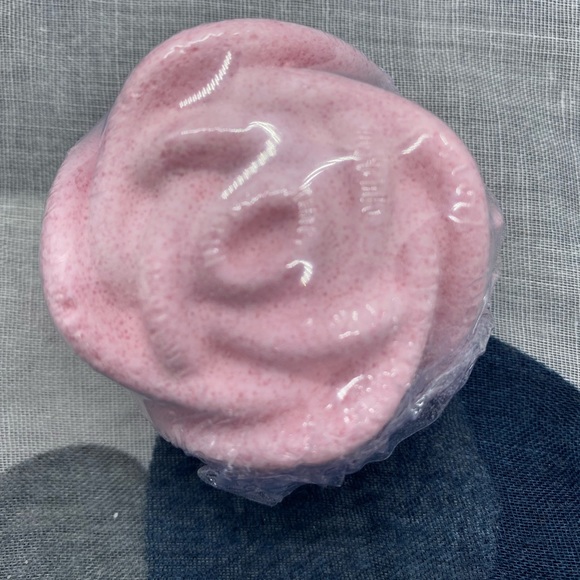 Set of 5 relaxing sage scented handcrafted shower steamers by Radiant Waves - Picture 3 of 4